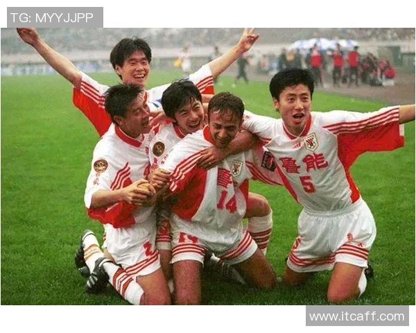 中国足球十大球星风采解析 见证历史瞬间与传奇足迹