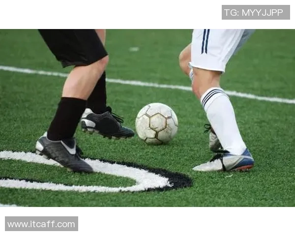 球星足球袜为何能提供更强防滑效果其设计原理与技术揭秘